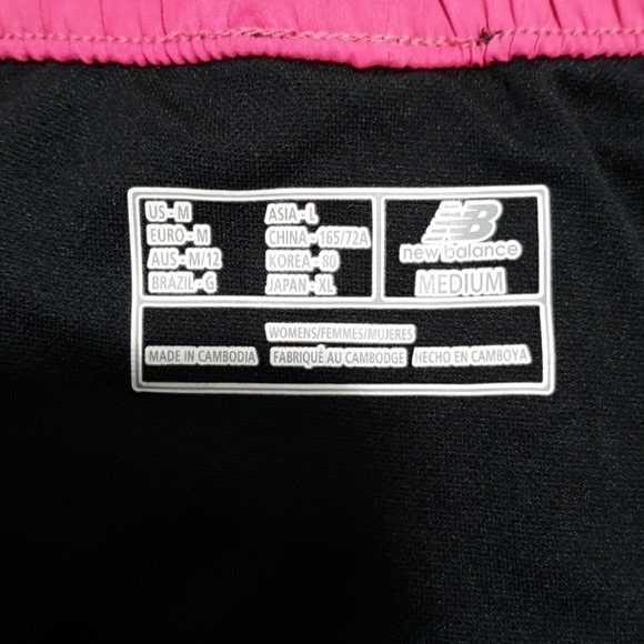New Balance medium black pink shorts - Picture 3 of 3
